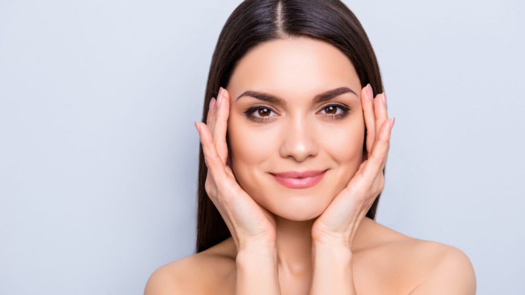 پوستی که مثل آینه می‌درخشد! فوت‌وفن‌های آبرسانی فوری در خانه