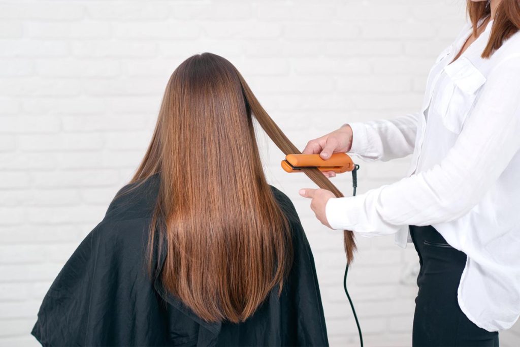 چرا موهای ما بعد از کراتینه ریزش پیدا می‌کند؟ راهکارهای پیشگیری و درمان تخصصی